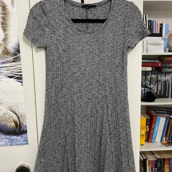 Knit t-shirt dress - Picture 2 of 2